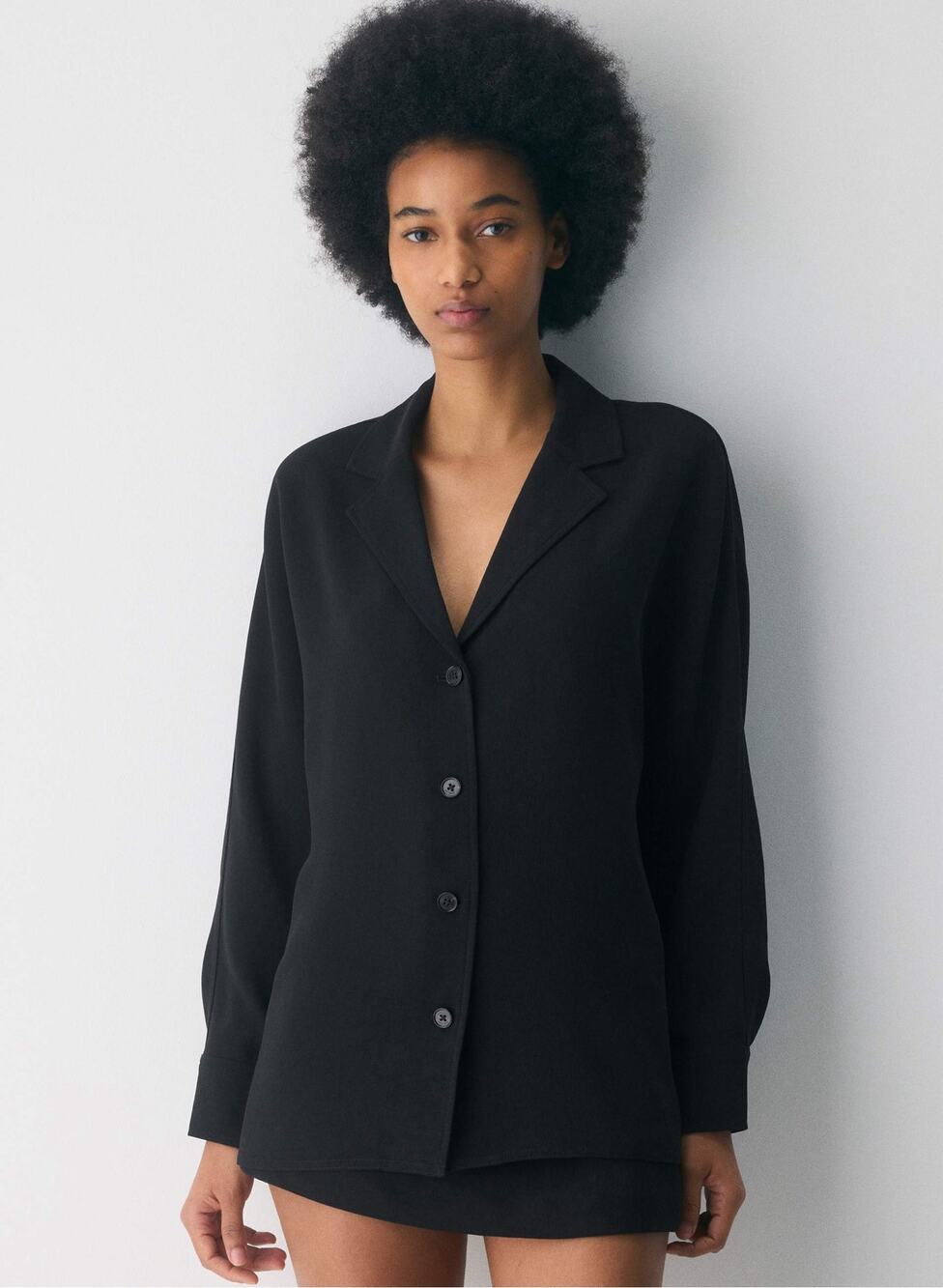 Aritzia Wilfred Freeform Shirt Crepette - Black - Small
